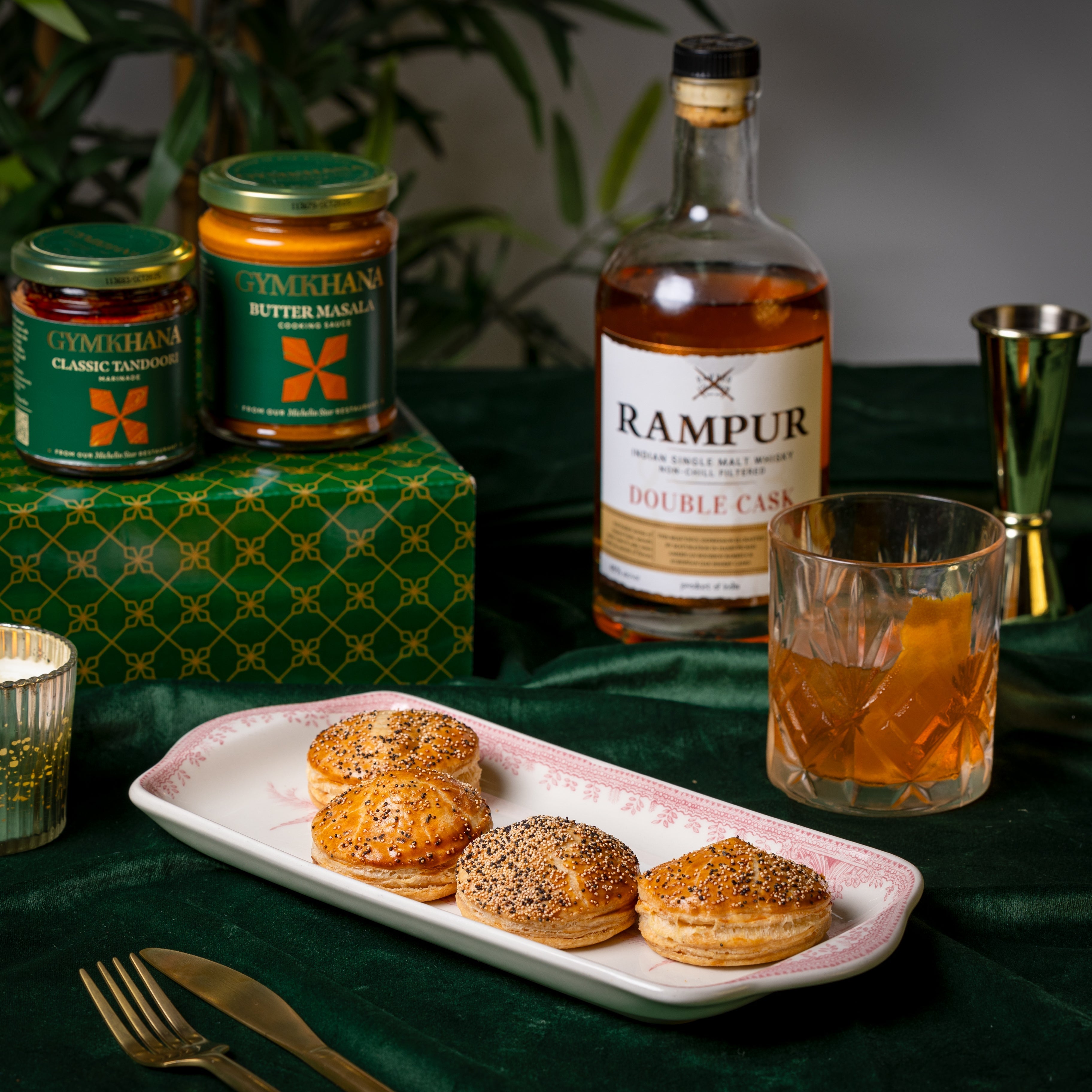 Mini Butter Masala Chicken Puffs