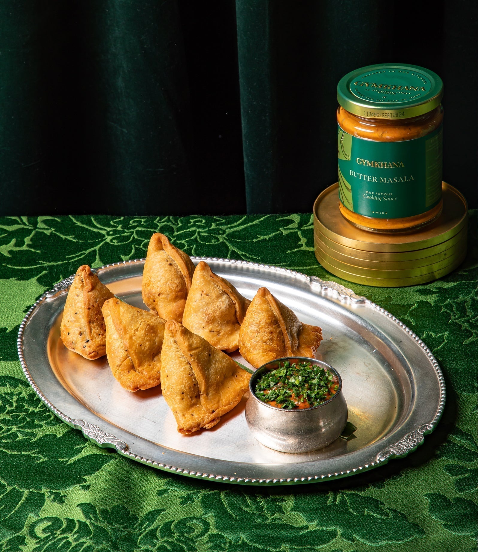 Paneer or Chicken Samosa & Makhani Ketchup